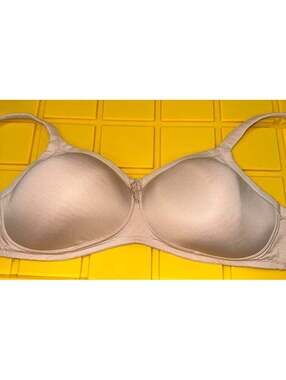 Amoena bra size 40 B